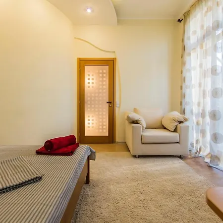 3-room On Khreshchatyk. Building With Star Апартаменты *