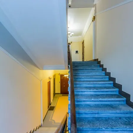 3-room On Khreshchatyk. Building With Star Апартаменты Киев