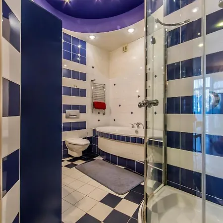 3-room On Khreshchatyk. Building With Star * Киев
