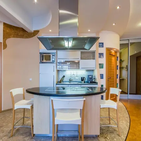 3-room On Khreshchatyk. Building With Star * Киев